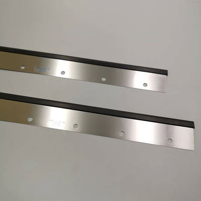 Silberfarbenes Waschmesser für Roland-Druckmaschine mit 11 Löchern und den Abmessungen 1100 x 65 x 0,5 mm